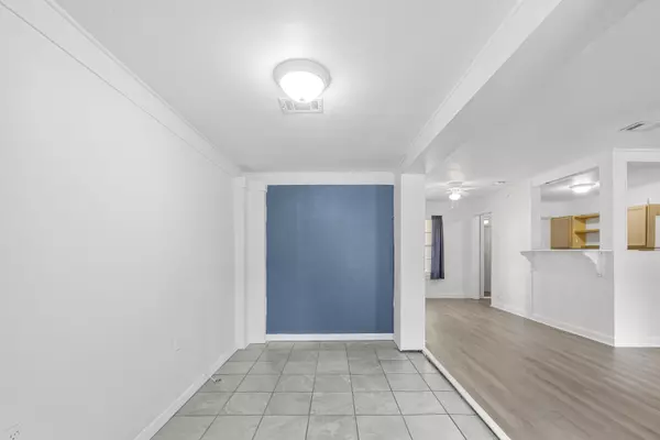 Crestview, FL 32536,324 Dixie Street