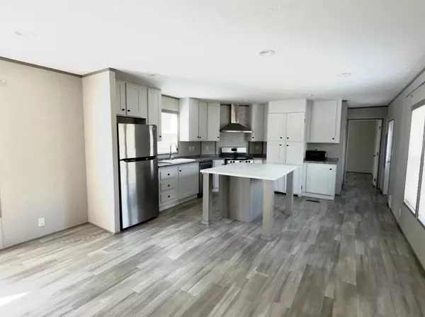 Defuniak Springs, FL 32433,18 Daffodil Court