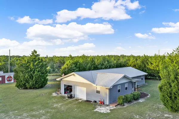 Defuniak Springs, FL 32435,585 E Huckaba Road