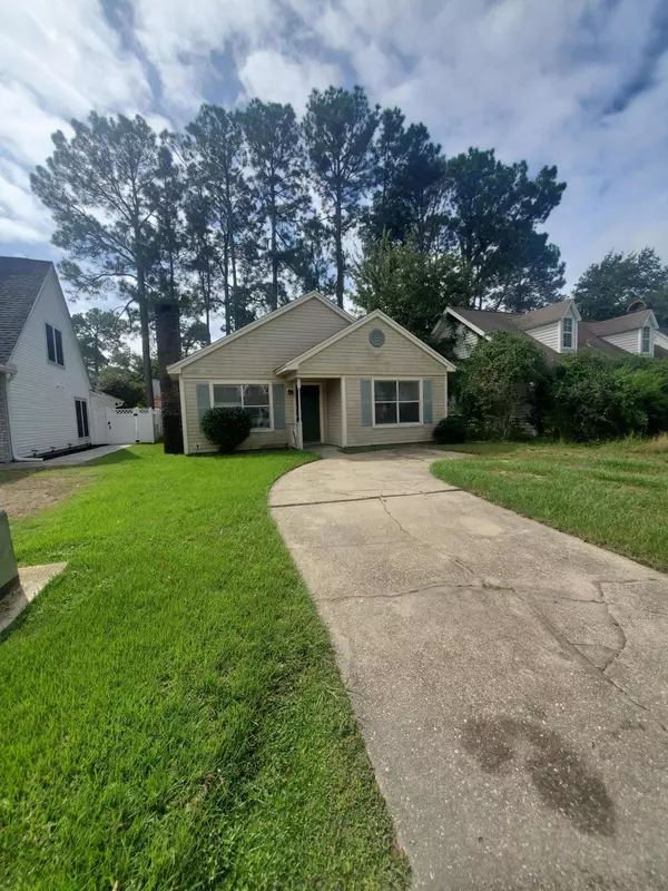 2704 Willow Grove Lane, Fort Walton Beach, FL 32547