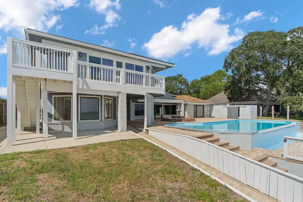 Shalimar, FL 32579,5 Country Club Road