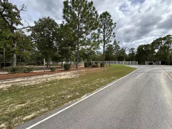 Defuniak Springs, FL 32433,325 Blackfoot Drive