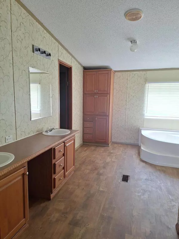 Graceville, FL 32440,1035 Washington Avenue