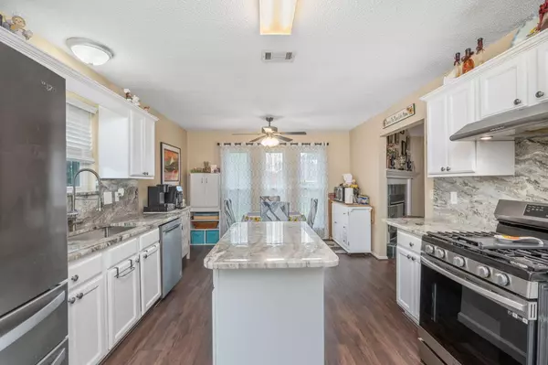 Crestview, FL 32536,517 Tom Sawyer Lane