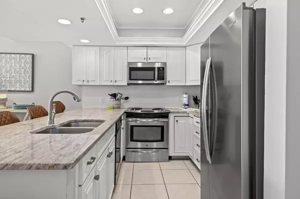 Destin, FL 32541,100 Gulf Shore Drive  #502