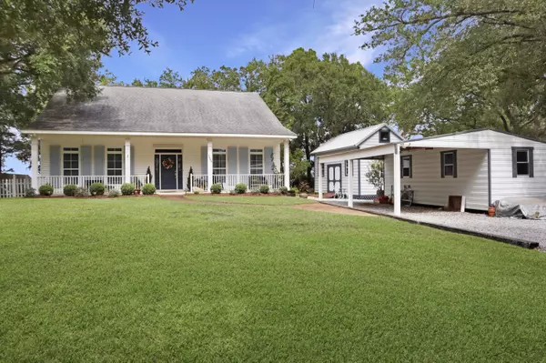 Gulf Breeze, FL 32563,5884 E Bay Boulevard