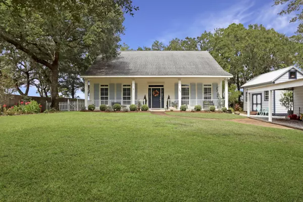 Gulf Breeze, FL 32563,5884 E Bay Boulevard