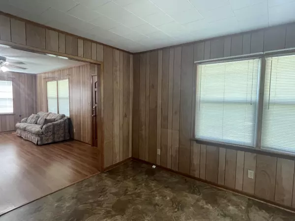 Baker, FL 32531,6443 N Highway 189