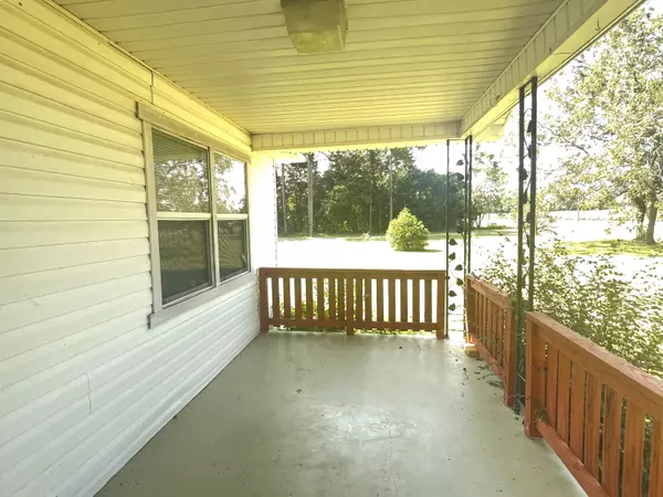 Baker, FL 32531,6443 N Highway 189