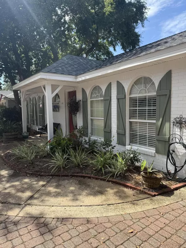 Destin, FL 32541,3863 Indian Trail  #106