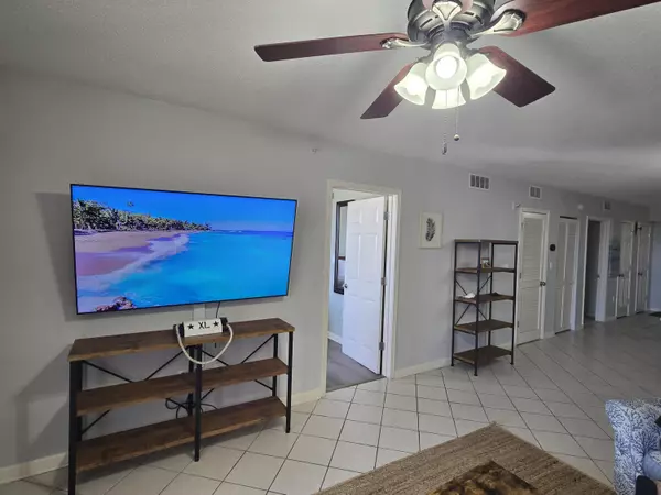 Destin, FL 32541,970 US-98 #206