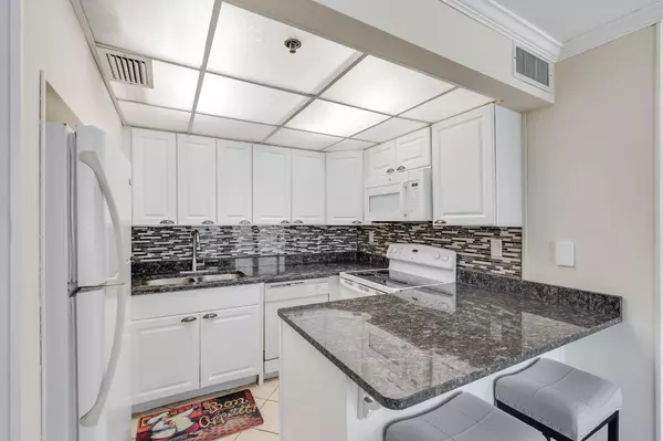 Panama City, FL 32408,9850 S Thomas Drive  #UNIT 205W