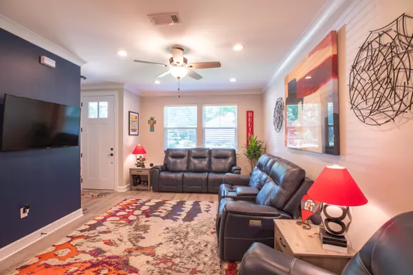 Niceville, FL 32578,527 Maple Avenue