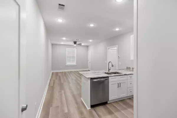 Valparaiso, FL 32580,305 Okaloosa Avenue  #10