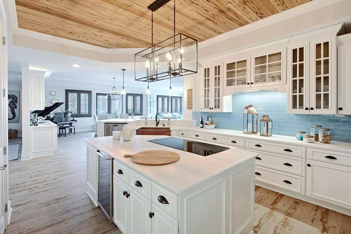 Destin, FL 32541,5 Calhoun Avenue #PH705