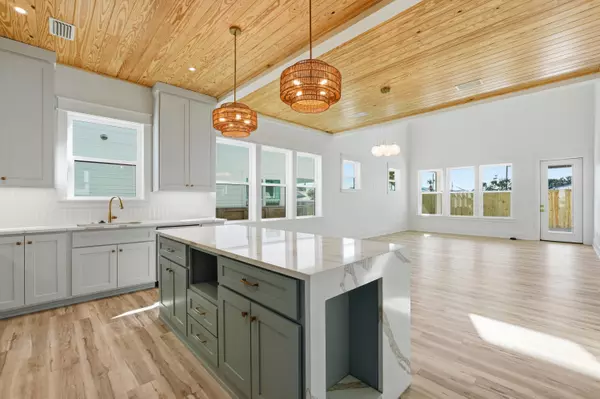 Panama City Beach, FL 32413,21511 Pompano Avenue