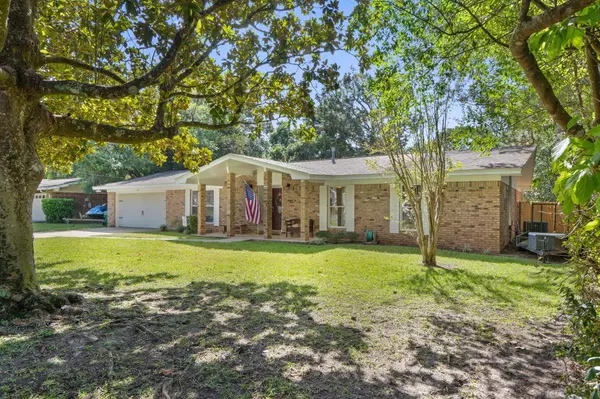 Shalimar, FL 32579,28 Walnut Avenue