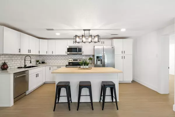 Defuniak Springs, FL 32435,42 Roosevelt Avenue