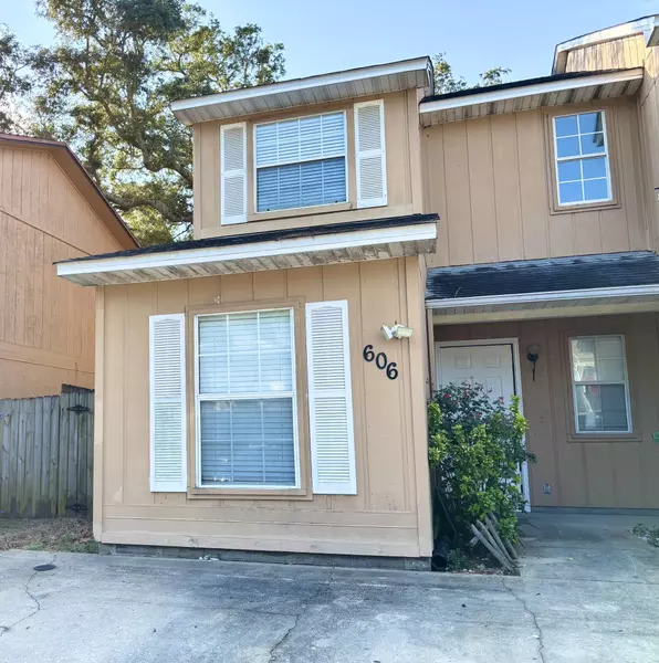 606 Virginia Oak Court, Fort Walton Beach, FL 32548
