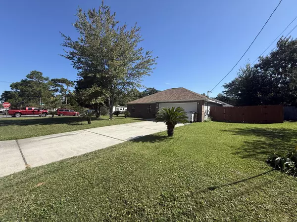 Navarre, FL 32566,2628 Andorra Street