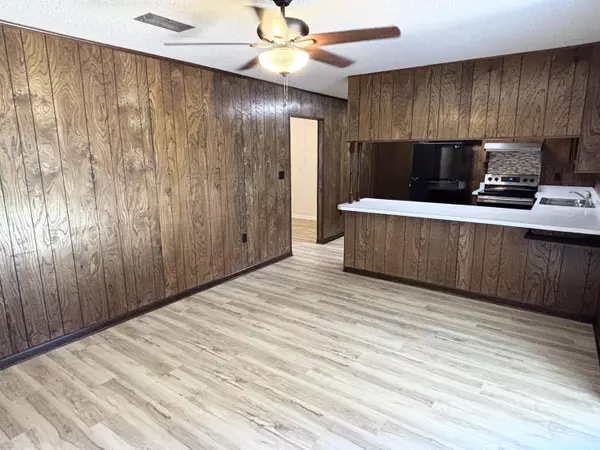 Mary Esther, FL 32569,3 Lakeview Drive