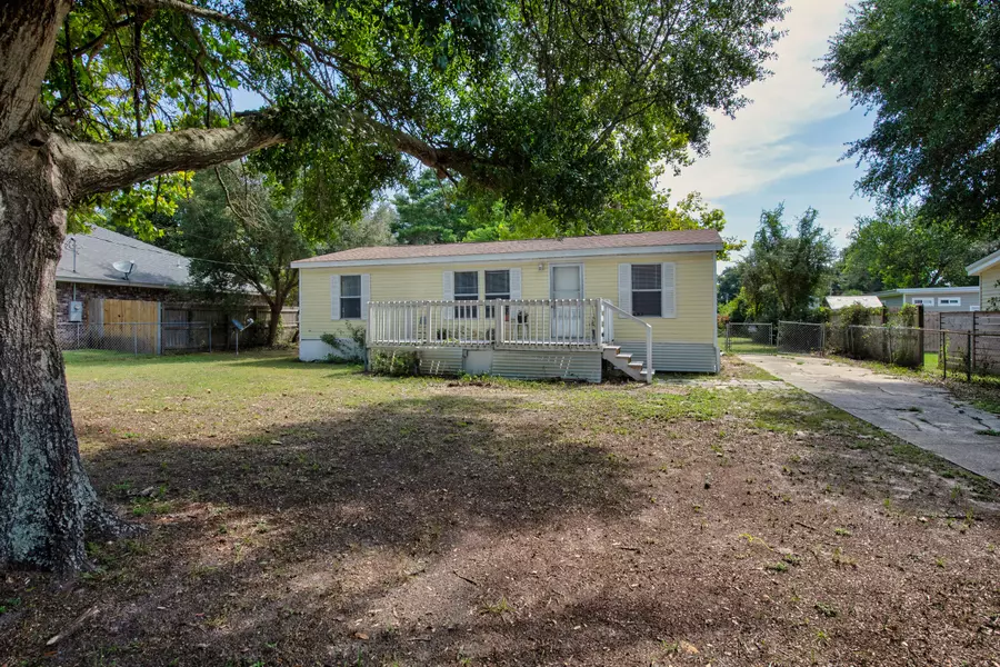 211 Evergreen Drive, Mary Esther, FL 32569
