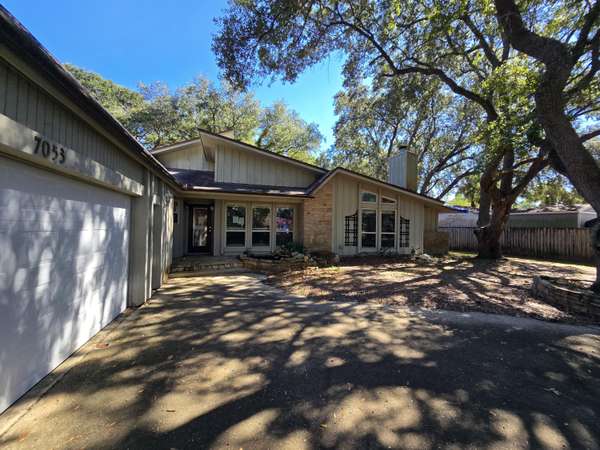 7053 Gandy Dr Drive, Navarre, FL 32566