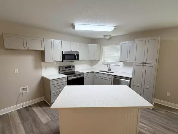 Crestview, FL 32539,5302 Kervin Road