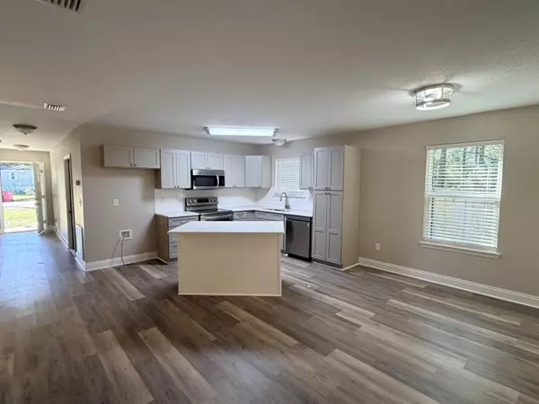 Crestview, FL 32539,5302 Kervin Road