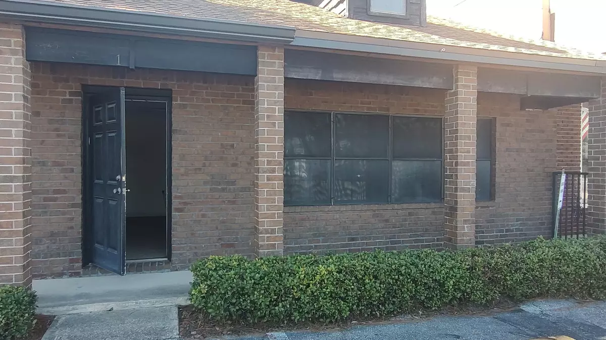 Fort Walton Beach, FL 32548,50 SW Beal Parkway  #1