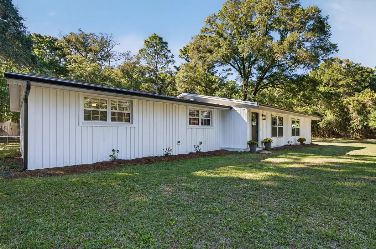 Holt, FL 32564,4734 Haybarn Road