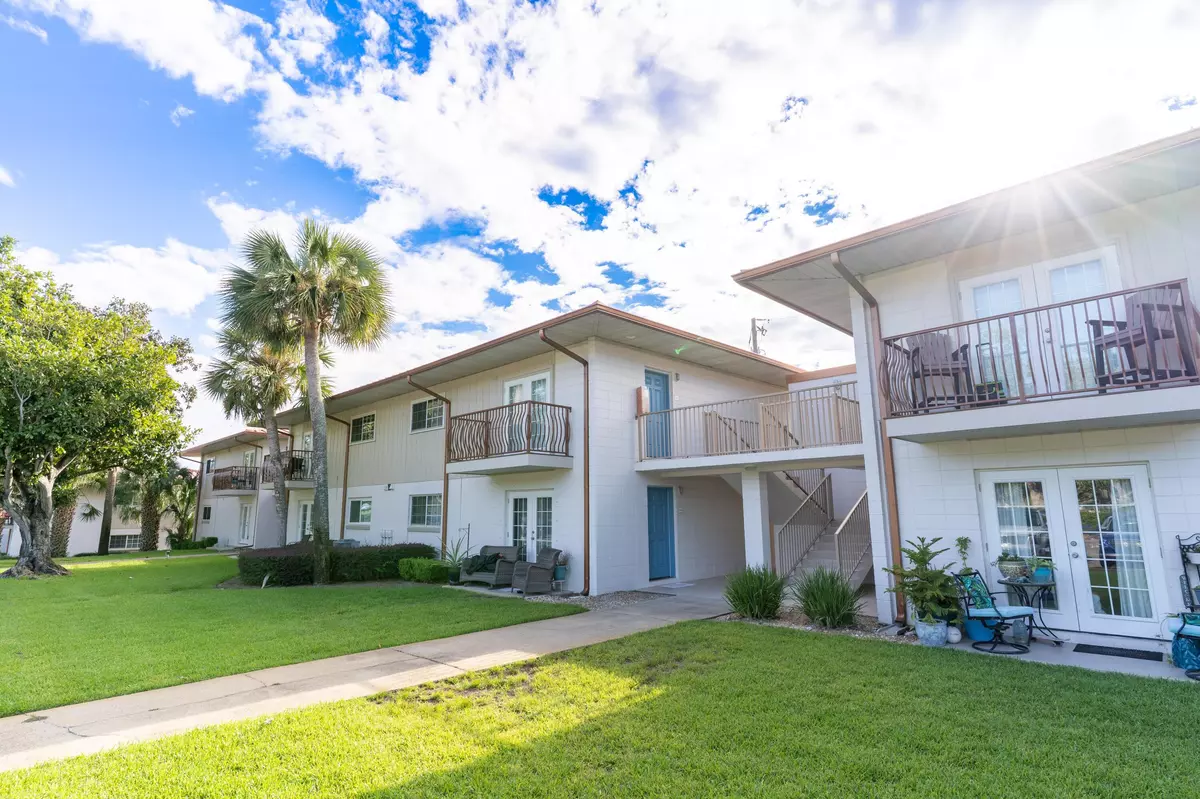 Panama City, FL 32401,2100 W Beach Drive #APT E201