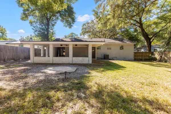 Valparaiso, FL 32580,348 Chicago Avenue