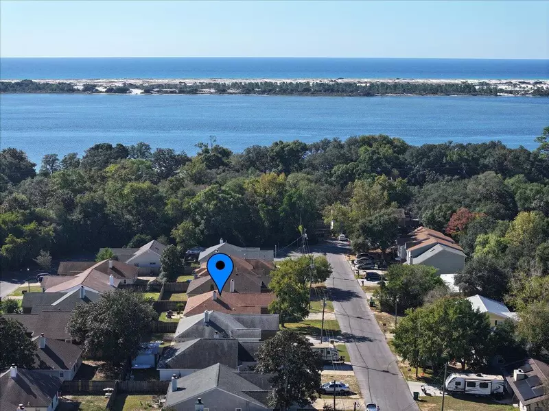 479 Cascabellas Street, Mary Esther, FL 32569