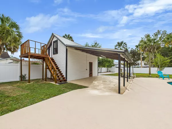 Defuniak Springs, FL 32435,152 Le Conte Street