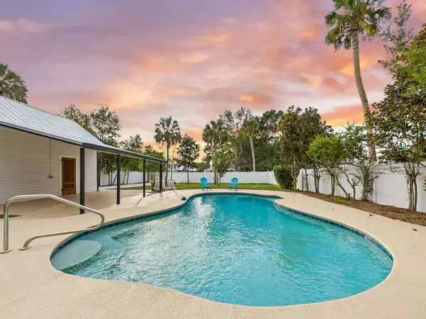 Defuniak Springs, FL 32435,152 Le Conte Street