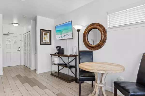 Santa Rosa Beach, FL 32459,45 Town Center Loop  #3-17