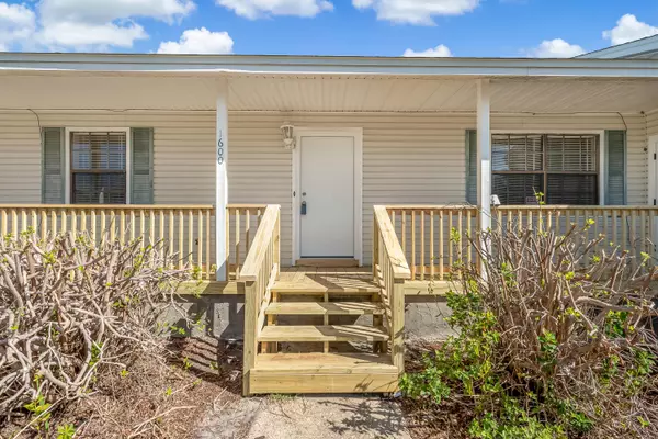 Gulf Breeze, FL 32563,1600 Lahaina Court