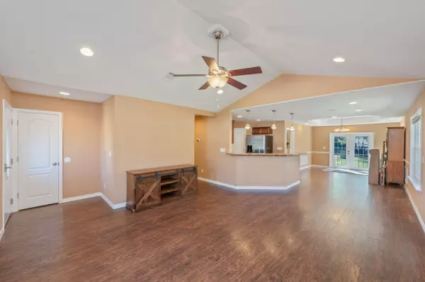 Defuniak Springs, FL 32433,19 N Raphael Road