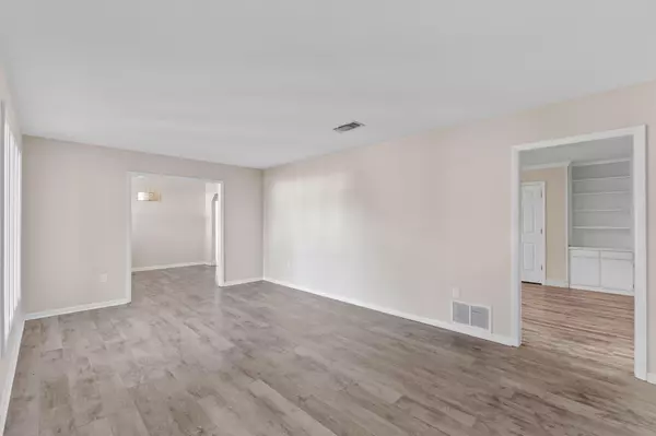 Shalimar, FL 32579,20 Hickory Avenue