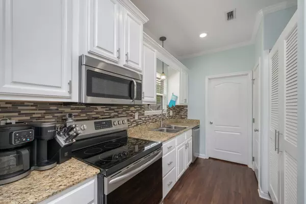 Defuniak Springs, FL 32433,226 E Cypress Avenue