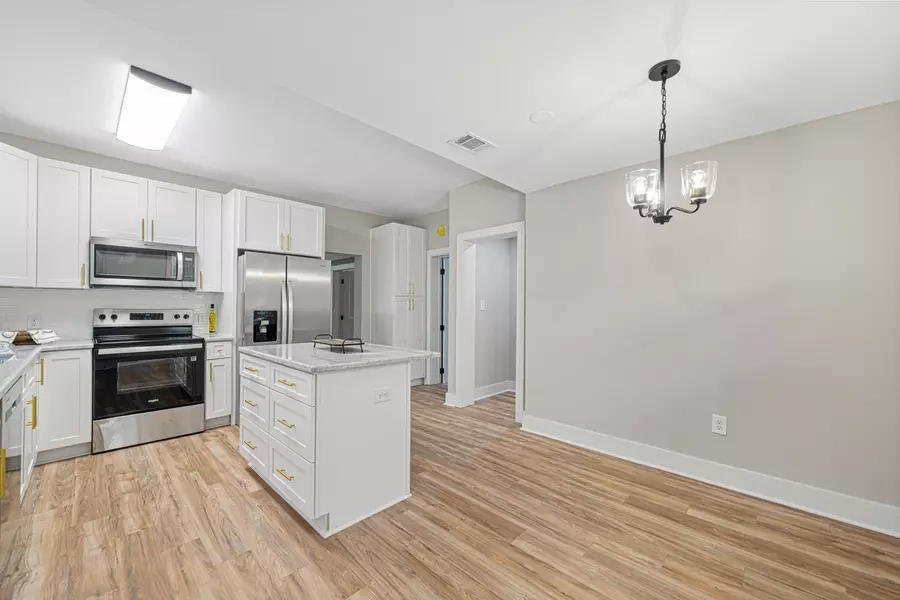 81 Eastview Avenue, Valparaiso, FL 32580