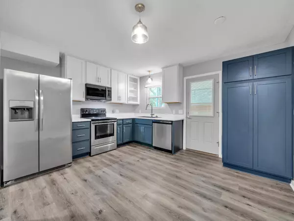 Crestview, FL 32539,119-123 Hampton Drive