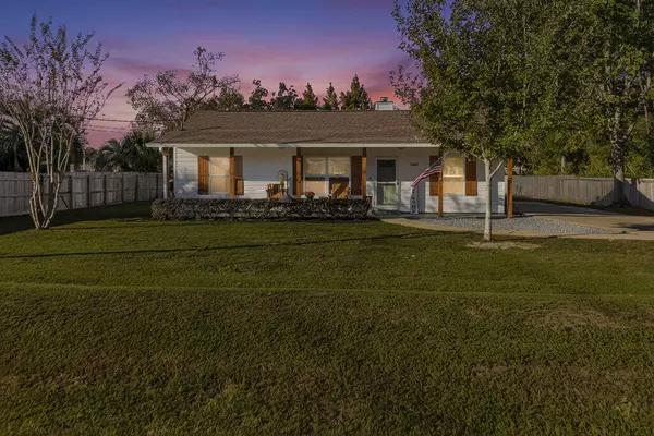 Navarre, FL 32566,8240 Sevilla Street