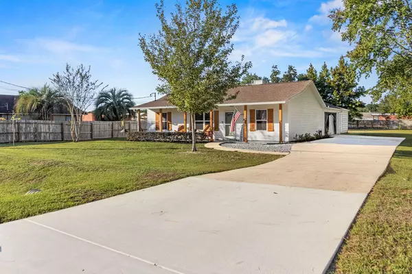 Navarre, FL 32566,8240 Sevilla Street