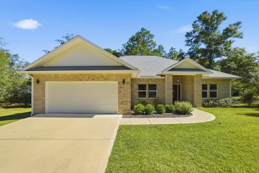 100 Hidden Lakes Trail, Defuniak Springs, FL 32433