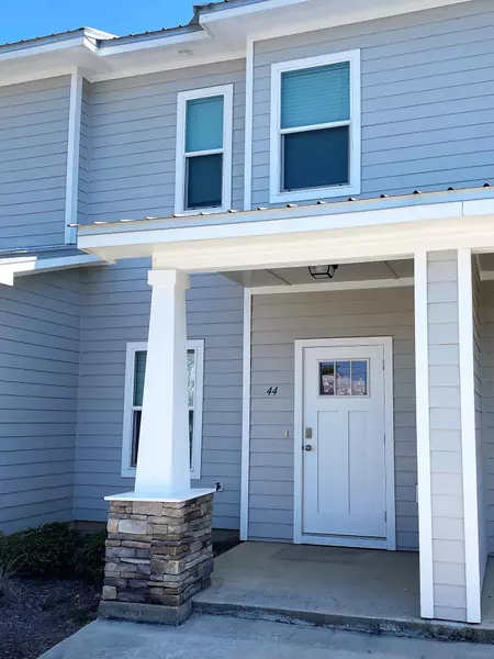 44 N Sand Palm Road, Freeport, FL 32439