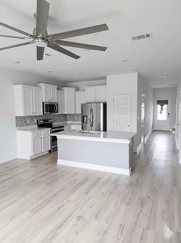 Destin, FL 32541,16 REDBIRD Loop #16