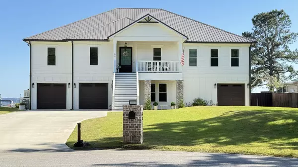 68 Dolphin Place, Freeport, FL 32439
