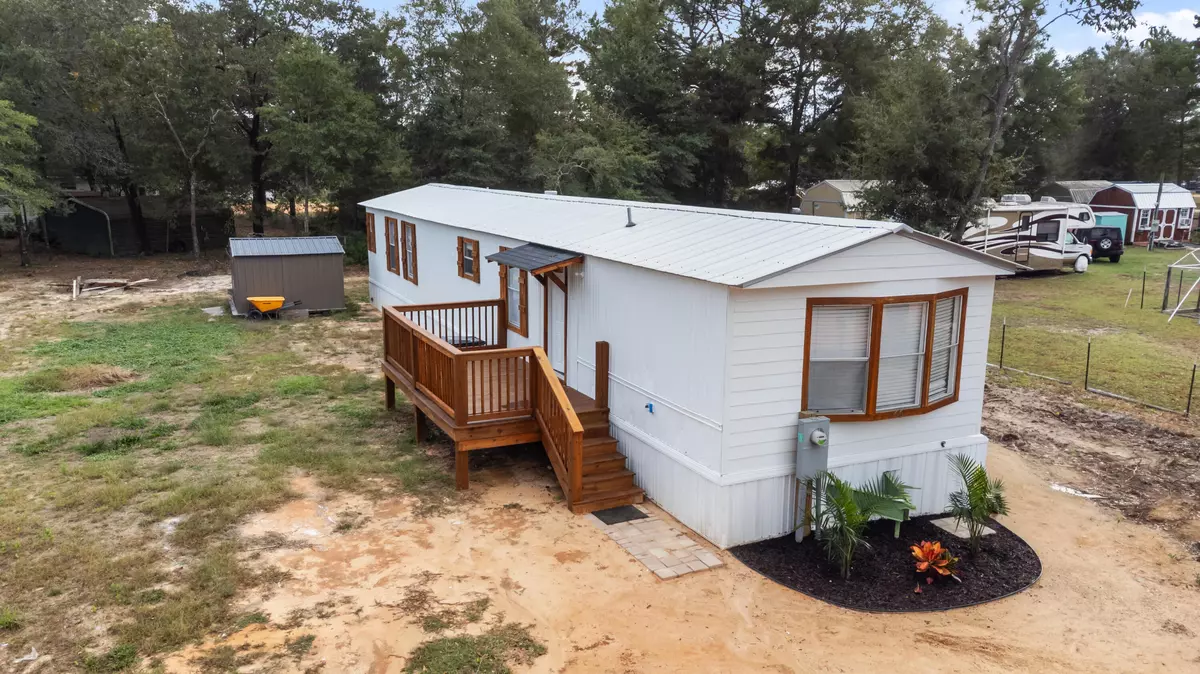 Defuniak Springs, FL 32433,66 E Orange Blossom Avenue